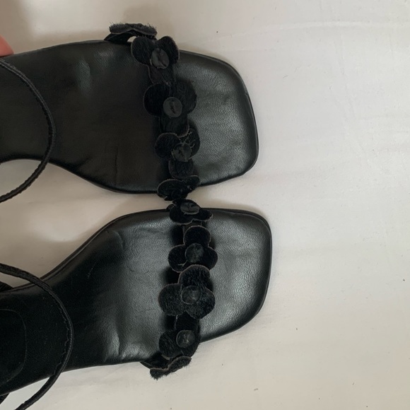 Rosette Y2K Kitten Heels - Picture 3 of 4